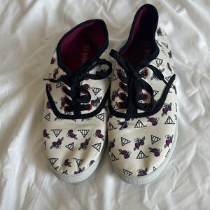 Women's Harry Potter Canvas Sneakers - Black and White